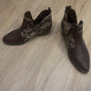 Snakeskin fun cowboy boots
